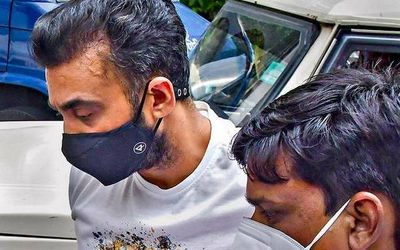 Porn case | SC grants protection from arrest to Sherlyn Chopra