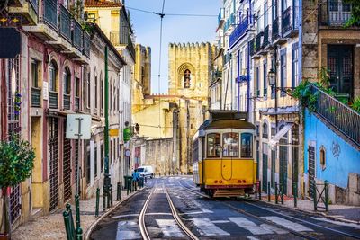 Portugal to drop testing requirement for vaccinated tourists