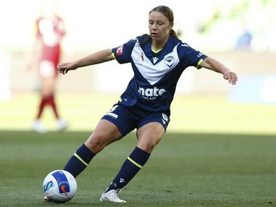 Victory edge Nix to resume ALW finals hunt