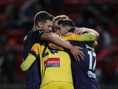 Keeper a hero in Sydney ALM win over Reds