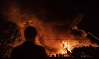 First Thing: Thousands evacuated after US fertilizer plant fire