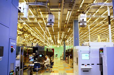 Cost to rebuild U.S. semiconductor manufacturing will keep growing - Roll Call