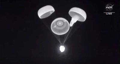 SpaceX, NASA looking into sluggish chutes on last 2 flights
