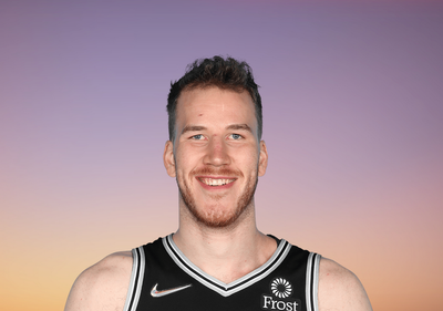 Spurs want first-round pick and quality player if they trade Jakob Poeltl