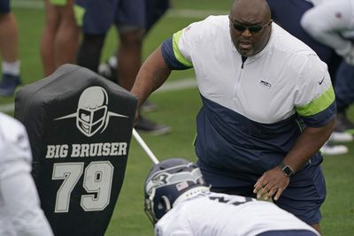 Seahawks legend Lofa Tatupu calls Clint Hurtt a 'phenomenal coach'