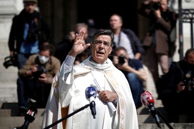Pope still has confidence in me, says former archbishop of Paris