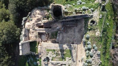 Acropolis Wow! Ancient Helmets Point To Early Temple Of Athena In Southern Italy