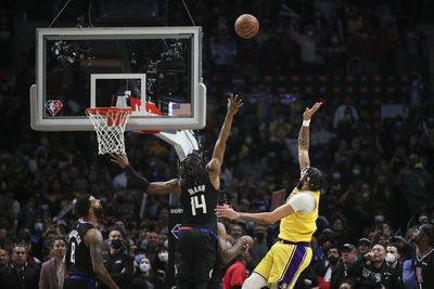 WATCH: Anthony Davis’ potential game-winning floater vs. Clippers rims out