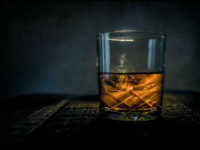 15 Best Whiskeys To Sip And Savor — Plus Zinger Nation Weighs In On Their Favs (Is Yours On The List?)