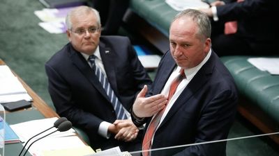 Barnaby Joyce offered to resign as deputy prime minister over text message calling Scott Morrison a 'hypocrite and a liar'