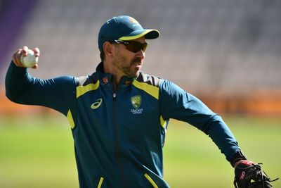Langer delivers shock resignation as Australia cricket coach