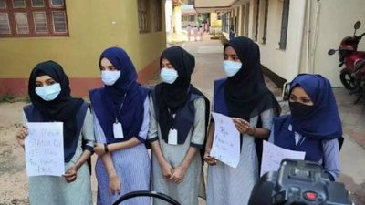 Hijab-saffron shawl controversy enters more colleges in Karnataka