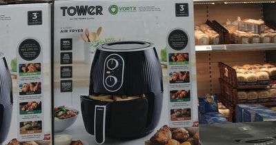 Lidl shoppers go wild for £30 air fryer that is sold on Amazon for over £45
