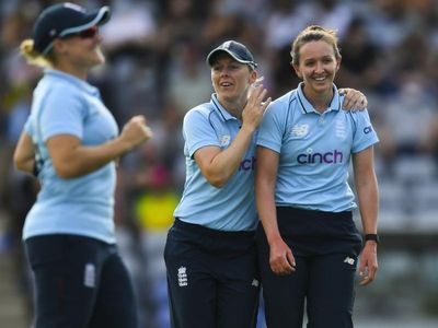 Aussies to keep foot on throat in Ashes