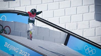 Tess Coady banishes ghosts of Pyeongchang to make snowboard slopestyle finals at Beijing Winter Olympics