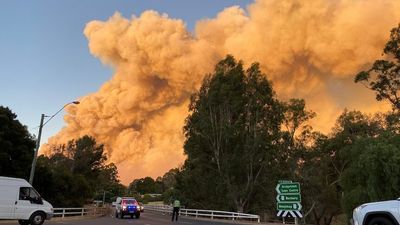 WA bushfires: Emergency bushfire threatening lives and homes in Bridgetown, residents evacuated