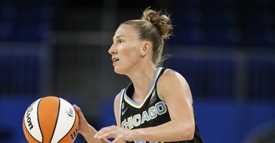 What could entice Courtney Vandersloot to opt out of 2022 WNBA season?