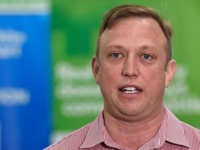 Qld aged deaths show boosters lag: Miles