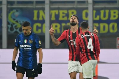 Giroud brace gives AC Milan derby win over Inter