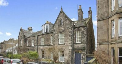 Edinburgh property: Two-bed flat for sale in Portobello with relaxing garden office