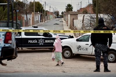 Criminal gangs clash in central Mexico, 16 people die -authorities