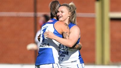 North Melbourne Kangaroos defeat Dockers by 10 points as Adelaide, Western Bulldogs record AFLW wins