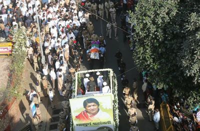 Lata Mangeskhar songs to be played at every public spot, government installation for 15 days, announces WB chief minister