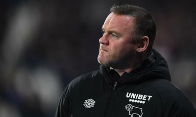 Wayne Rooney says he binged on drink to cope with pressures of football