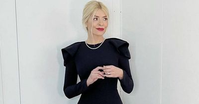 Holly Willoughby shows off curves in figure-hugging gown ahead of Dancing On Ice
