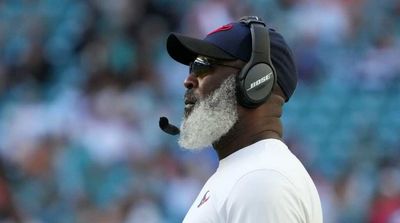 Report: Texans in Discussions With Lovie Smith For Head Coaching Job