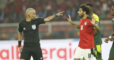 Mohamed Salah receives offer from referee as Liverpool star loses out to Sadio Mane