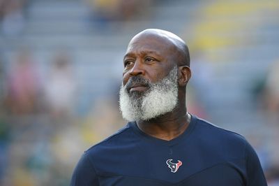 Texans in talks with Lovie Smith about coaching vacancy