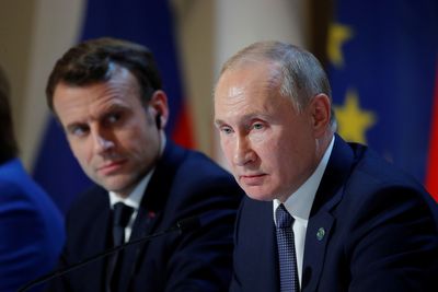 Kremlin expects no decisive breakthrough from Putin-Macron meeting