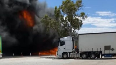 Trucks engulfed by large fire on Eyre Highway amid surge in SA-WA road freight