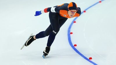 Ireen Wüst wins history-making gold medal at Beijing Winter Olympics in long track speed skating