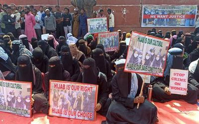 Hijab controversy: Saffron shawls in Lingsugur college, protest by girls in Raichur
