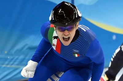 Gold-winning short track star says federation 'didn't support' her