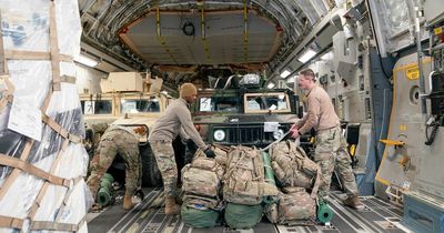 Ukraine crisis: UK and UK 'working on plans for dramatic parachute drop' to deter Russia