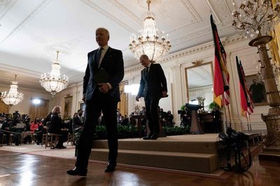 Biden and Scholz warn of ‘end’ to Nord Stream 2 if Russia invades Ukraine