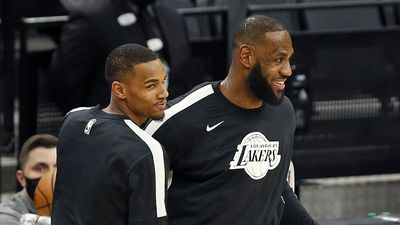 LeBron James reacts to Dejounte Murray making 2022 NBA All-Star game