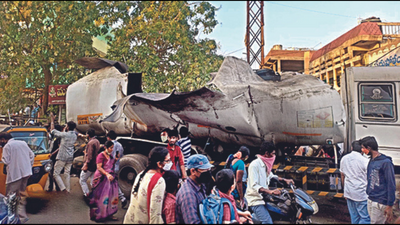 Tanker explodes near Hyderabad-Vijayawada highway, 2 die