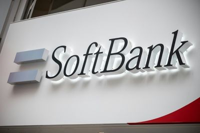 SoftBank's sale of chip group Arm scrapped over regulator challenges