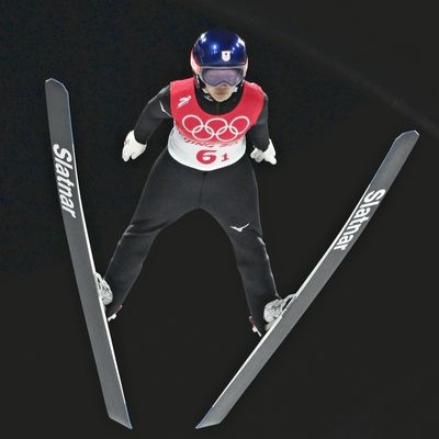 Japan finishes 4th in mixed team ski jumping