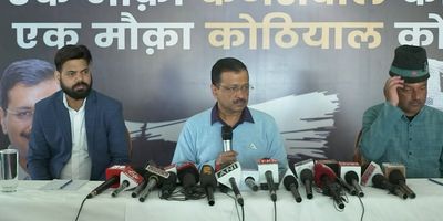 Leaders sitting at responsible positions should not indulge in political rivalries: Kejriwal