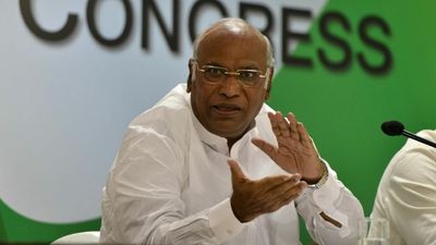 PM Modi's 'divide and rule' comment applies only to him: Mallikarjun Kharge