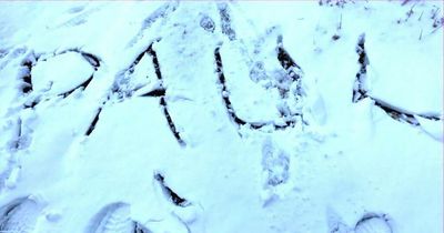 Missing walker trapped on mountain helps rescuers find him by writing name in snow