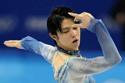 Hanyu makes shaky start at Beijing Olympics as Gu wins thrilling gold