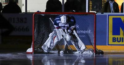 Amazing photo of Dundee Stars’ goalkeeper captures pre-match mental preparation