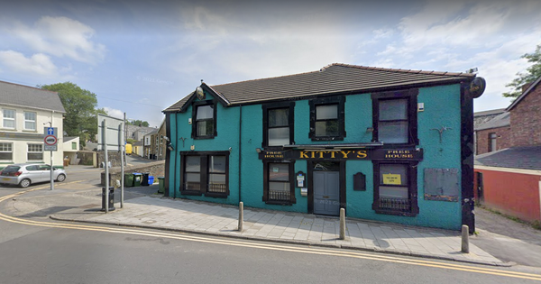 Pontardawe pub with past noise issues granted permission to open new smoking shelter