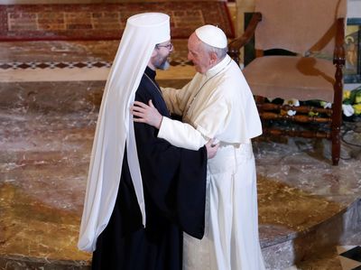 Ukraine's Catholic leader invites pope to visit and help bring peace